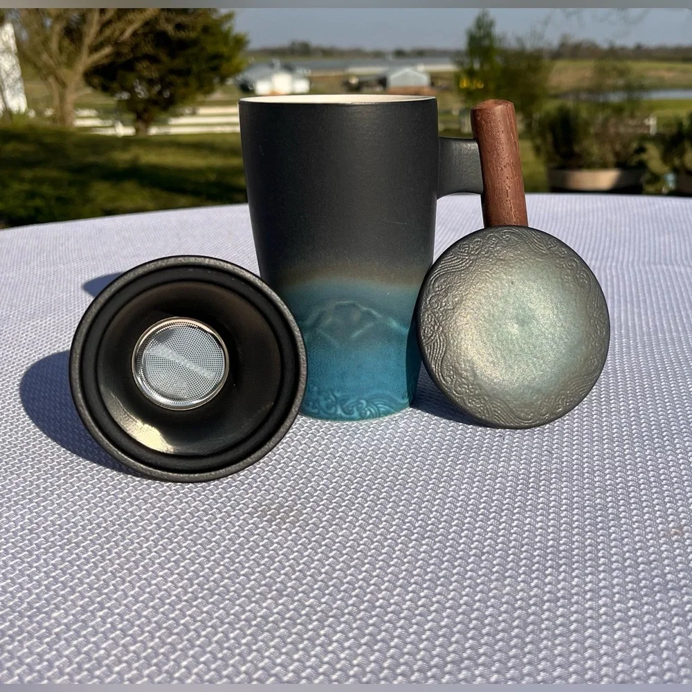 Ceramic tea mug and infuser, with lid. mountain landscape, wooden handle - Picture 8 of 9